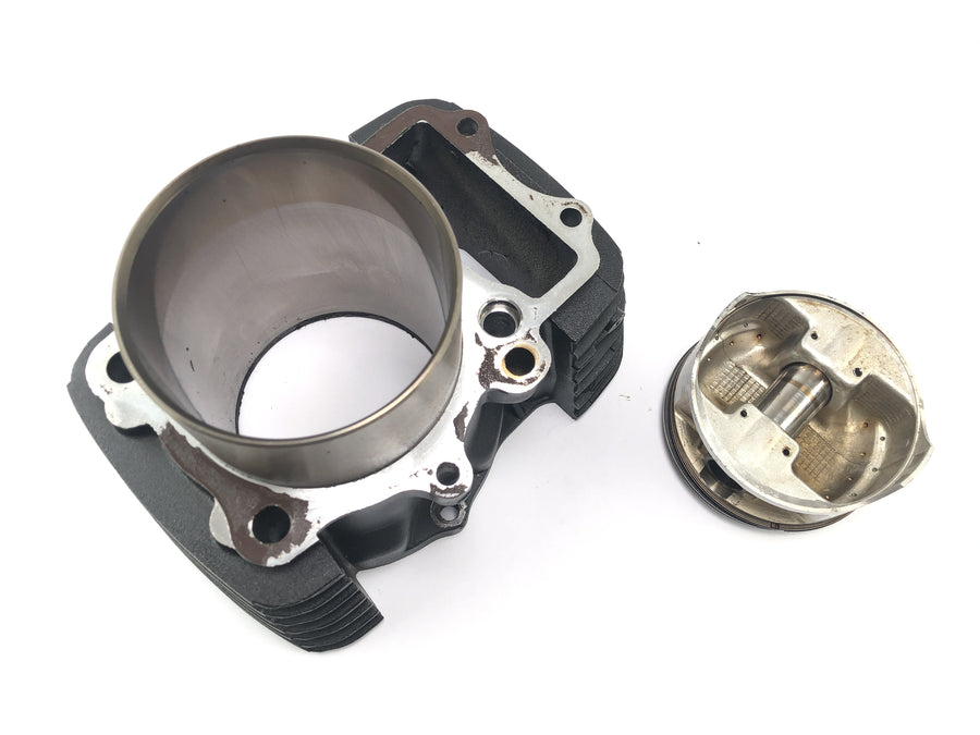 Kawasaki VN 1500 Classic VNT50D [2001] - cylinder kit cylinder with pistons in front