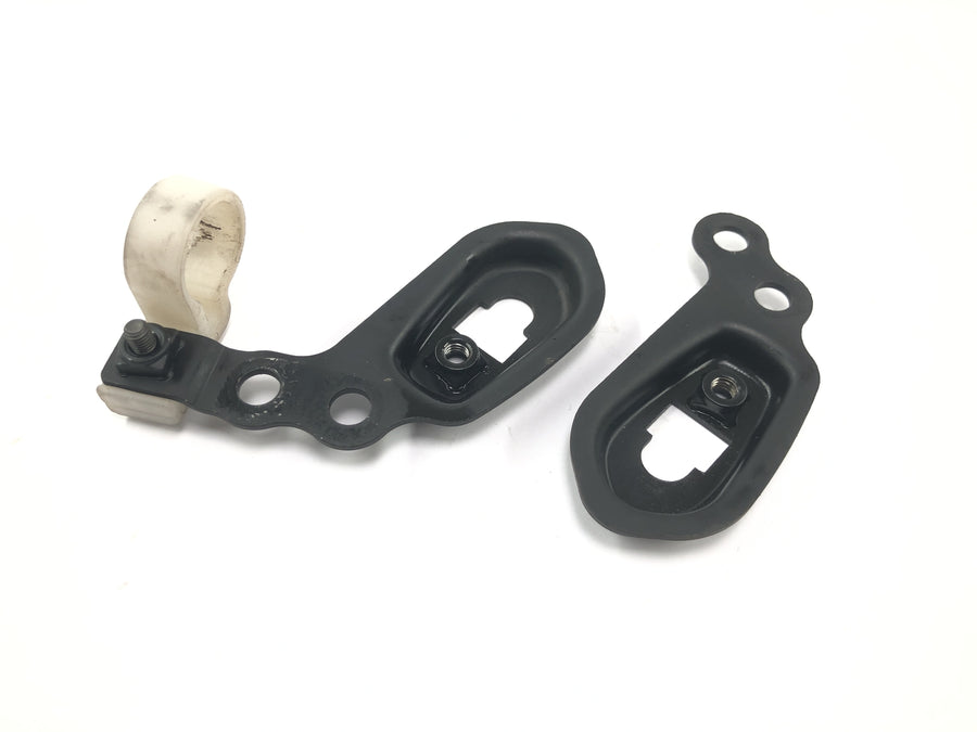 Yamaha WR 125 X DE07 [2010] - Front indicator bracket