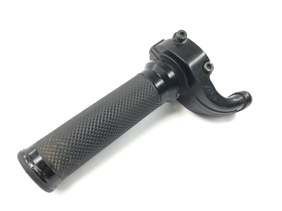 Yamaha YZF R1 RN09 [2003] - Gas grip rotary handle on the right