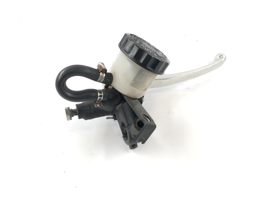 Triumph Speed ​​Triple 955i [1999] - Handlebar fitting right hand brake pump