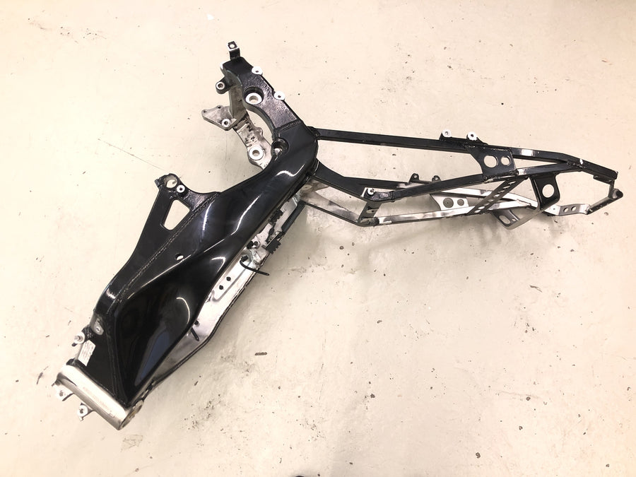 Yamaha YZF R1 RN04 [2001] - Frame main frame chassis with papers