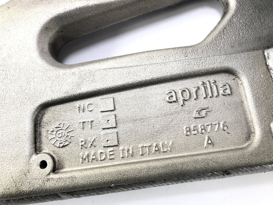 Aprilia RSV4 1000 [2010] - Schwinge Hinterradschwinge Montageständeraufnahme gebrochen