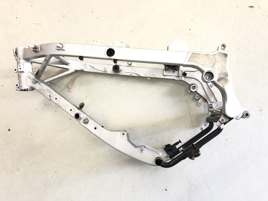 BMW F 650 GS R13 [2002] - Cadre avec papiers