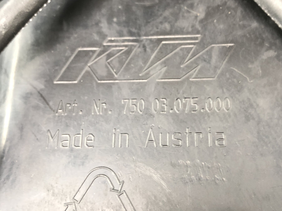 KTM 690 SM Prestige [2007] - Compartimento degli strumenti