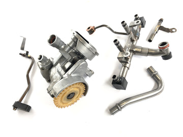 Yamaha V Max 1200 2we [1996] - oil pump with oil pipes