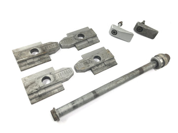 BMW F 650 GS R13 [2000] - Rear axle with chain tensioner