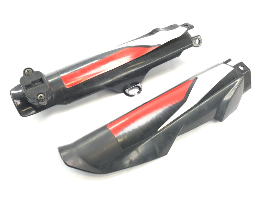 SWM SM 125 R [2018] - fork protector on the left and right