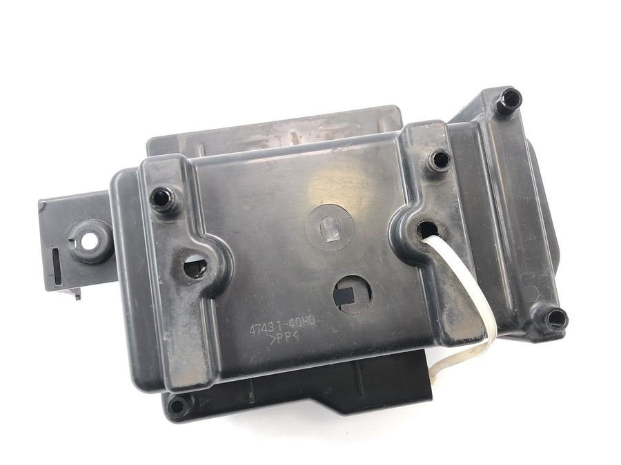 Suzuki VZ 1500 WVCU [2011] - Battery box holder battery housing