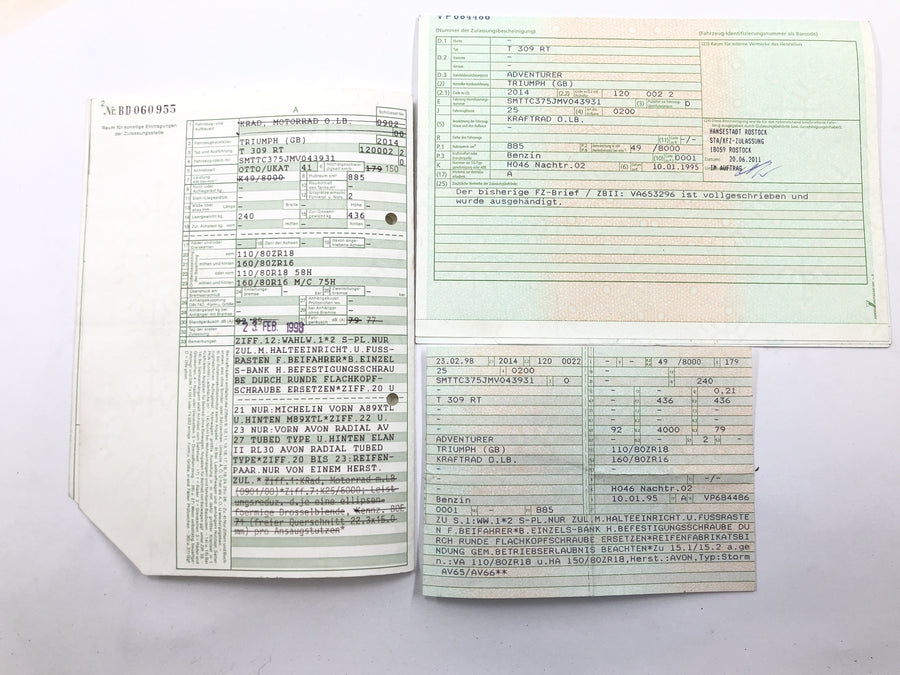 Triumph Adventurer 900 T309RT [1998] - Cornice con documenti