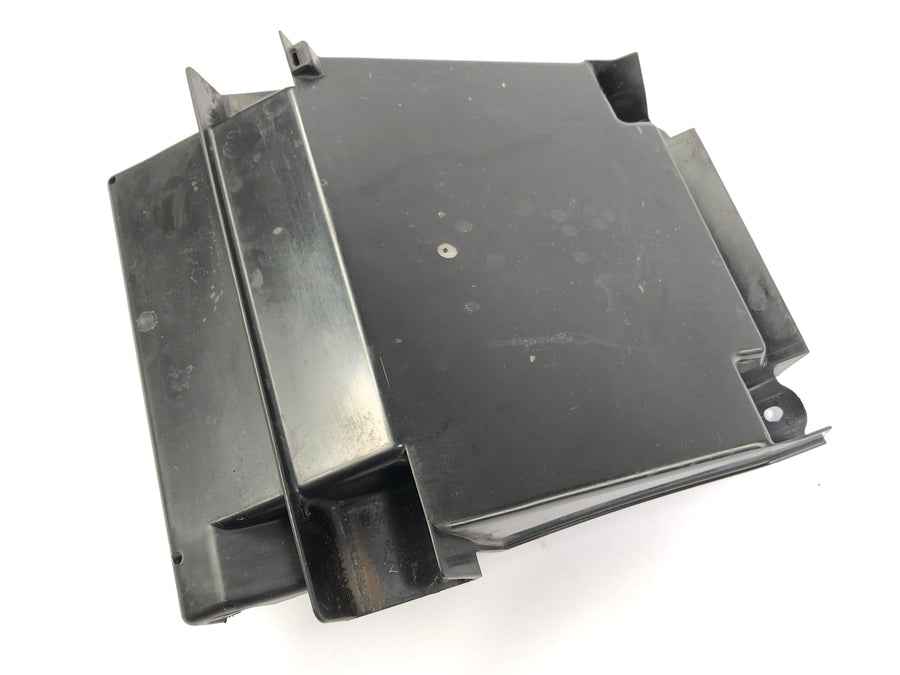 Kawasaki Z 1000 ZRT00A [2006] - Protection anti-éclaboussures du compartiment de batterie