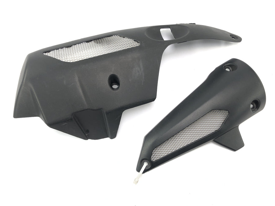Moto Guzzi Stelvio 1200 4V [2009] - Ventilation de vaccination Pièces latérales de la calandre Air Cadre d'air à droite et à gauche