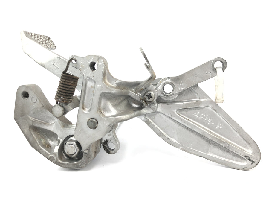Yamaha YZF 750 R 4HN [1995] - Driver's footrest system on the right with brake pedal