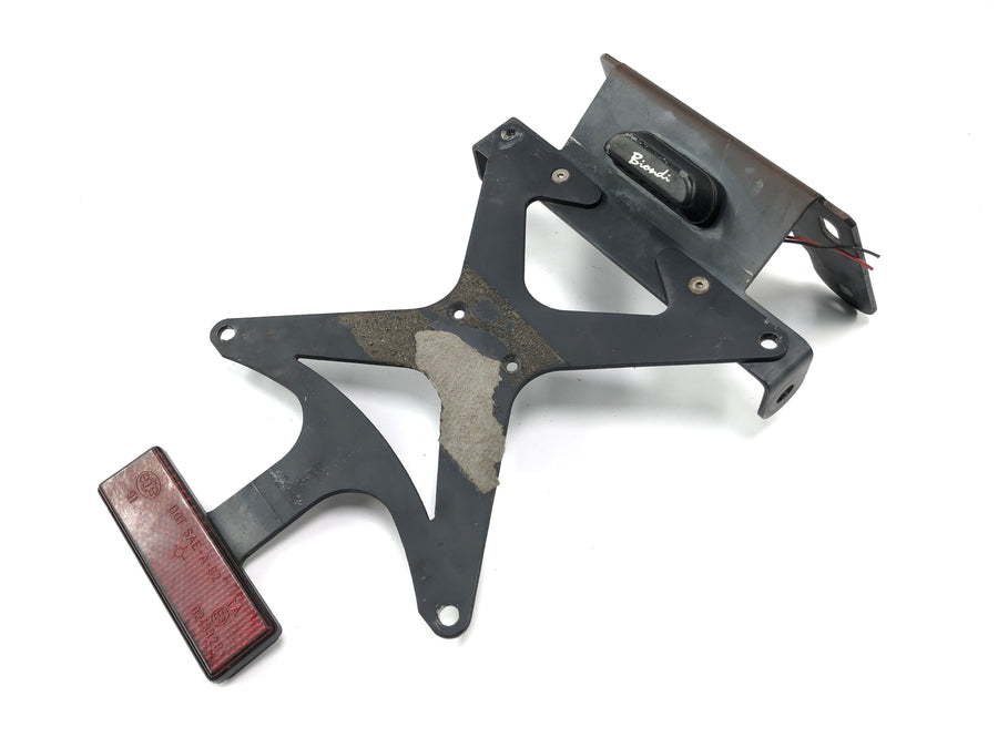 Yamaha YZF R1 RN09 [2003] - Characteristics holder holder license plate behind