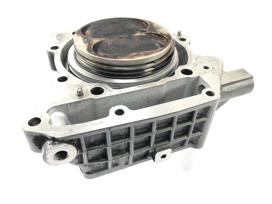 Aprilia SL 1000 Falco Pa [2000] - cylinder with pistons in the back