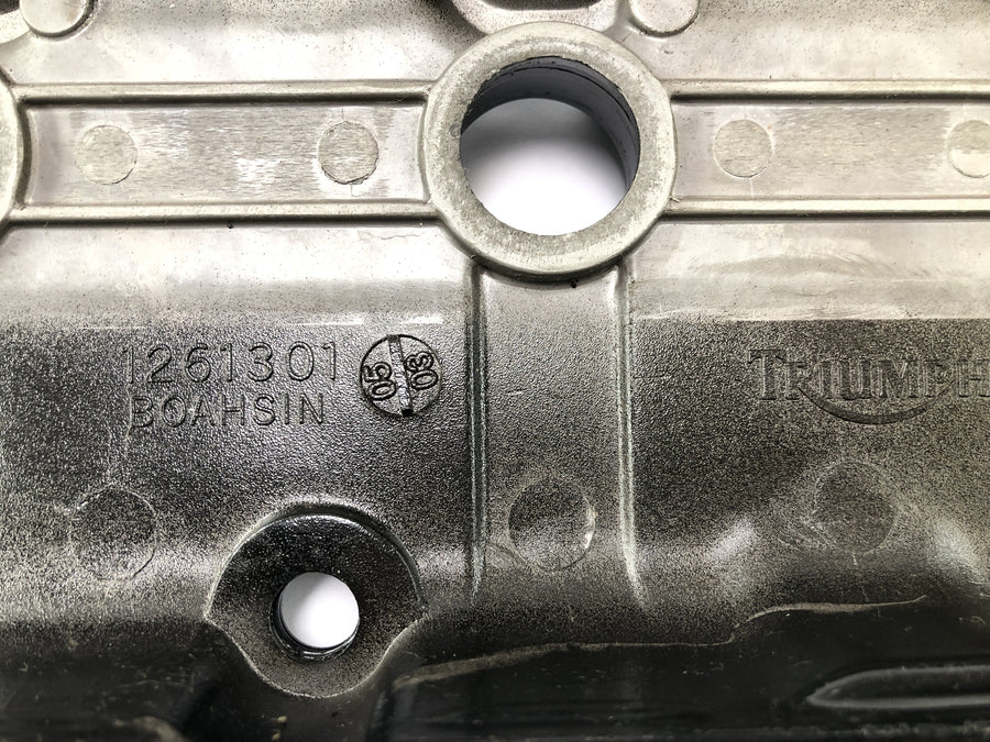 Triumph Sprint ST 1050 [2005] - couvercle de moteur de soupape