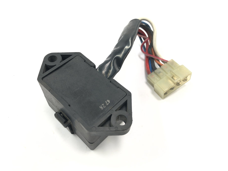 Triumph Daytona 900 T300D [1996] - Fuse box fuse box fuse holder