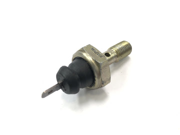 Triumph Speed ​​​​Triple T509 [1998] - Pressostat d'huile