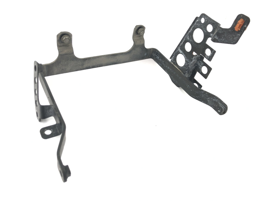 Honda VTX 1800 SC46 [2004] - unit holder bracket relay