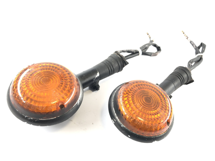 Yamaha V Max 1200 2we [1996] - turn signal at the back and right