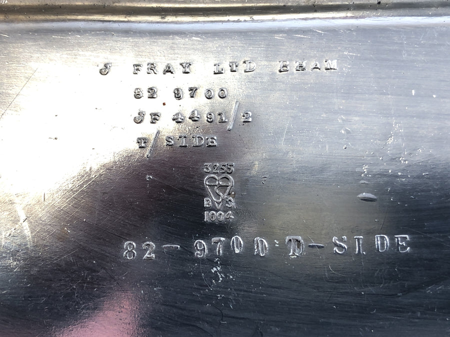 Triumph Bonneville T140V [1976] - Emblèmes de réservoir Emblèmes de réservoir sur l'ensemble droit et gauche