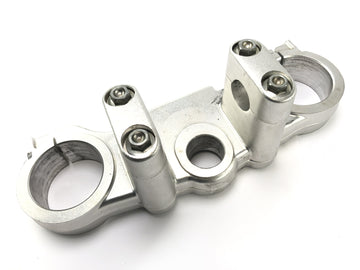 SWM SM 125 R [2018] - Bridge fork sopra la registrazione della testa di controllo della piastra forcella