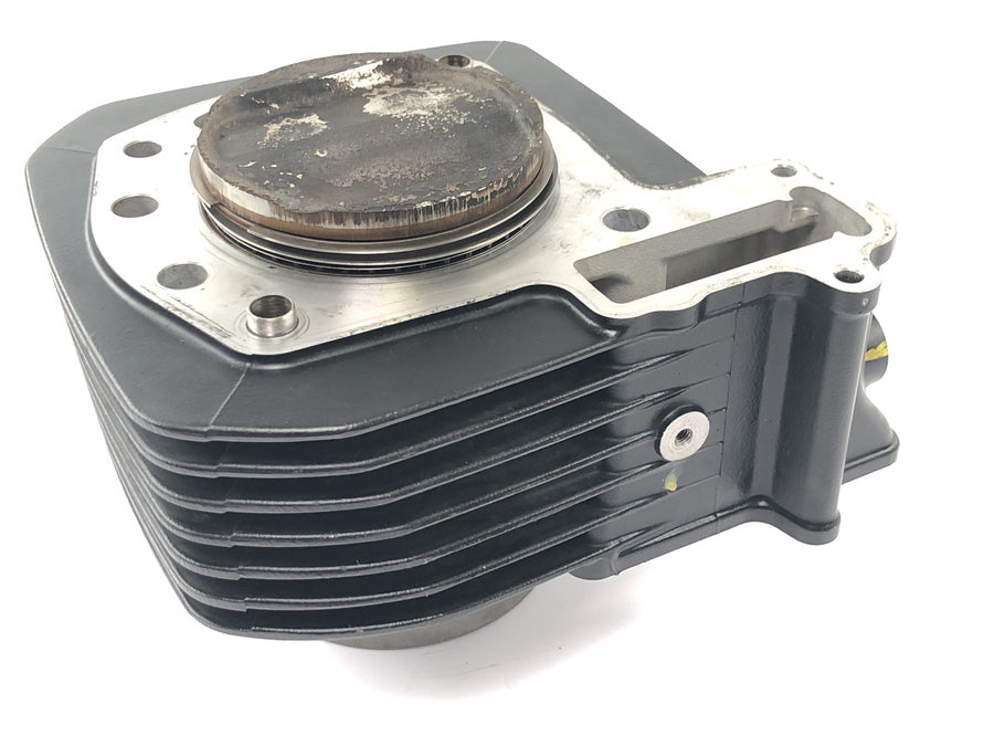 Moto Guzzi Stelvio 1200 8V [2016] - cylindre avec piston à gauche