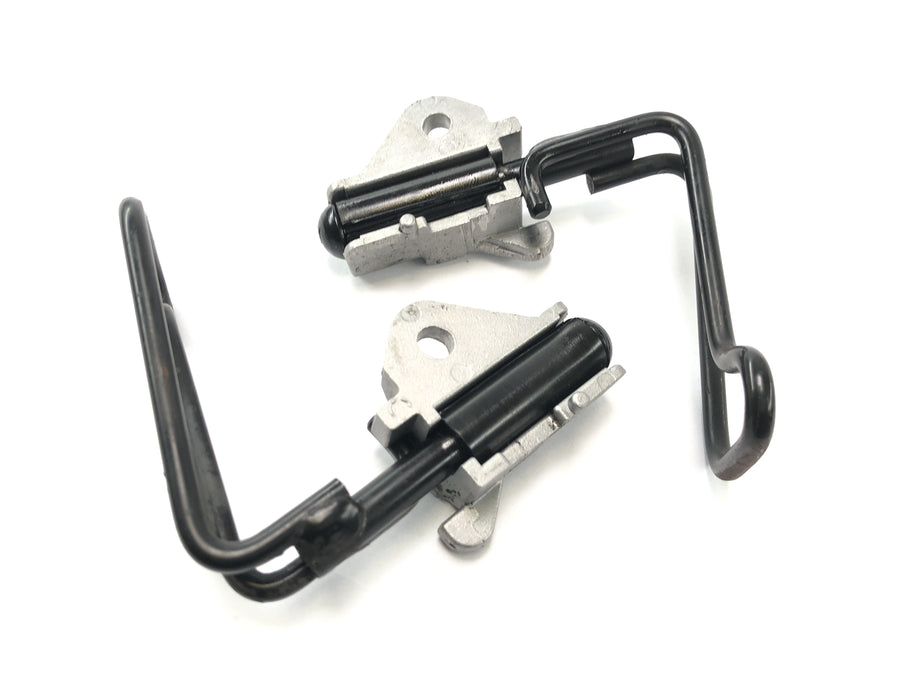 Yamaha XJR 1300 RP06 [2002] - Helmet mounts luggage hooks