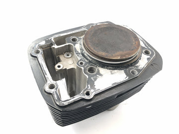 Suzuki Intruder VL 1500 AL [2000] - cylindre avec piston à l'avant
