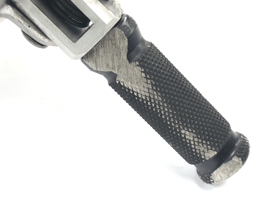 Honda CBR 1000 RR SC57 [2006] - Driver's footrest on the right with brake pedal footrest system