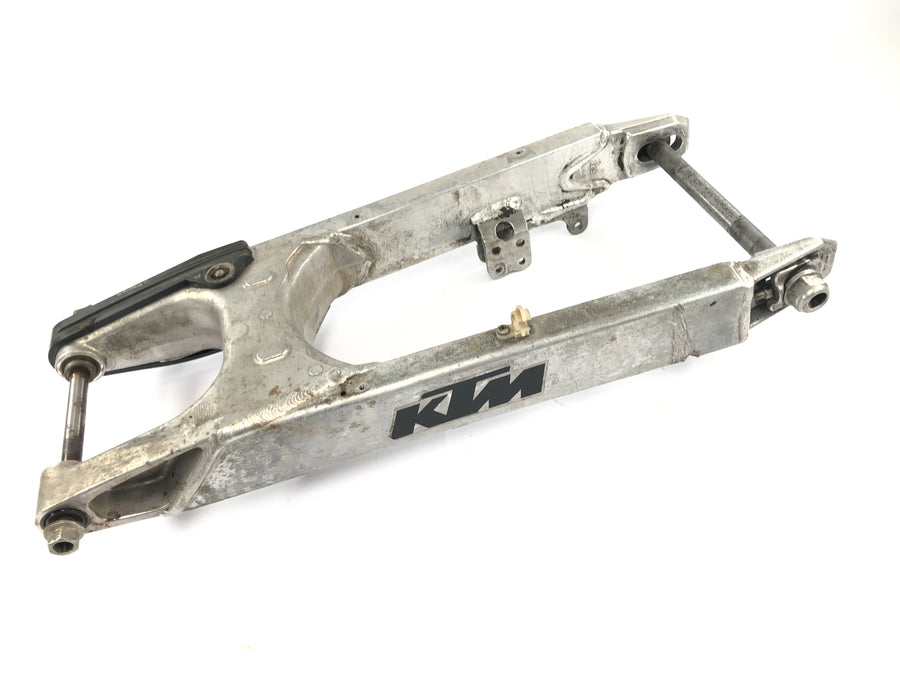 KTM 640 LC4 EGS [1999] - Swingarm rear wheel swing arm aluminum swing arm