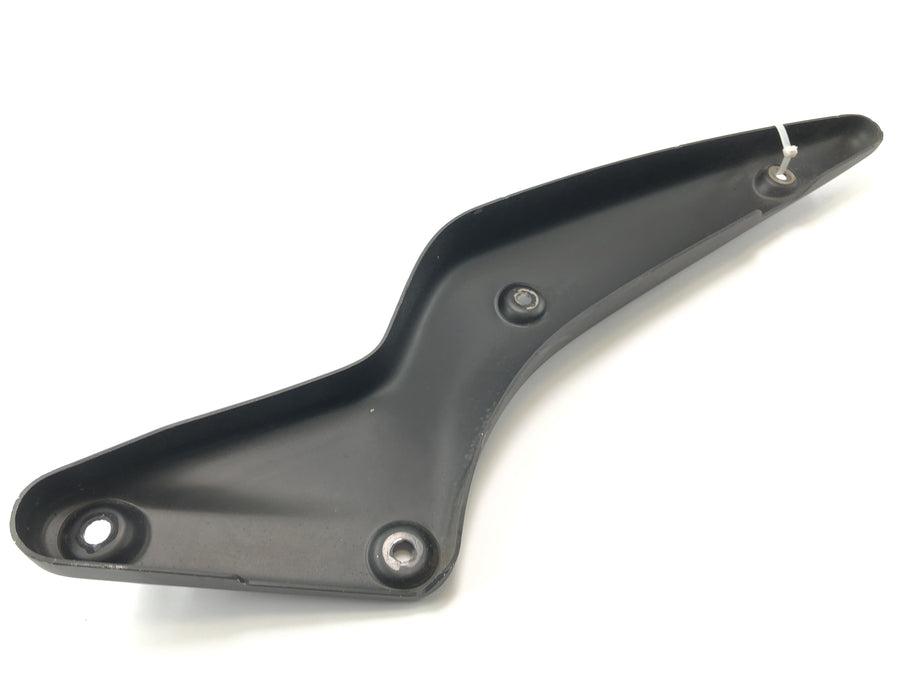 Suzuki VZ 1500 WVCU [2011] - Rear fender strut right bracket rear fender