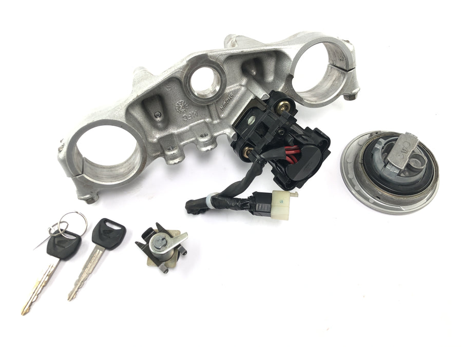 Honda FMX 650 RD12 [2006] - Set serrature, blocchetto di accensione, tappo del serbatoio, ponte forcella superiore
