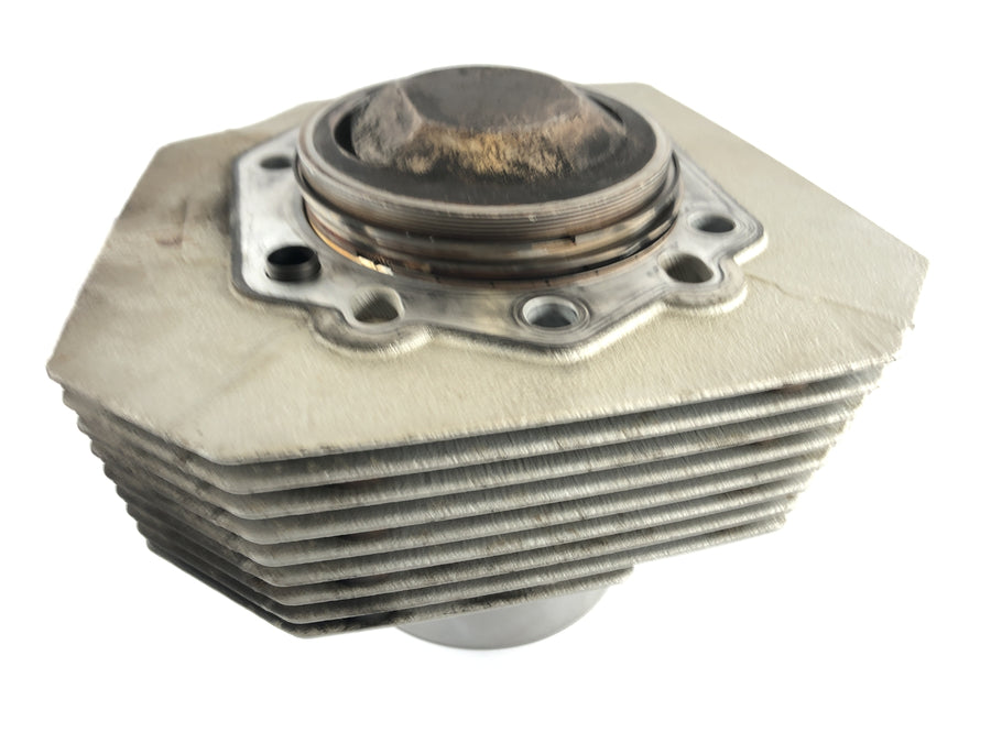 Moto Guzzi Norge 1200 [2006] - cylinder with pistons on the left