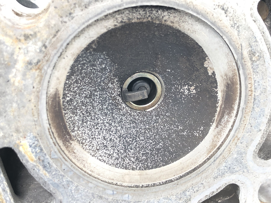 Suzuki RG 250 Gamma GJ21D [1987] - Cylinder head head cover cylinder head cover