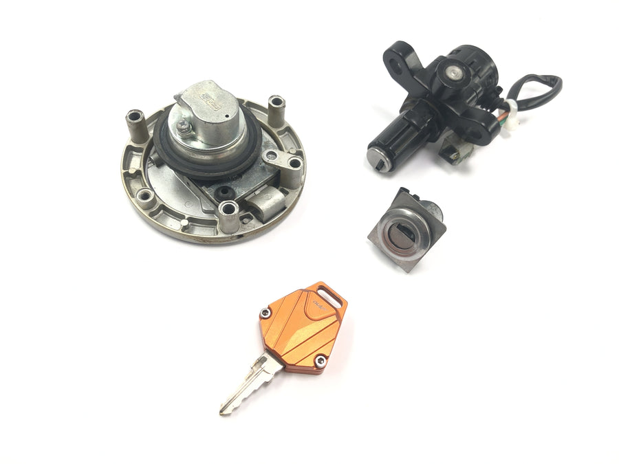 KTM Duke 690 A3 [2012] - Kit de serrures Kit de serrures Serrure d'allumage Bouchon de réservoir Serrure de selle