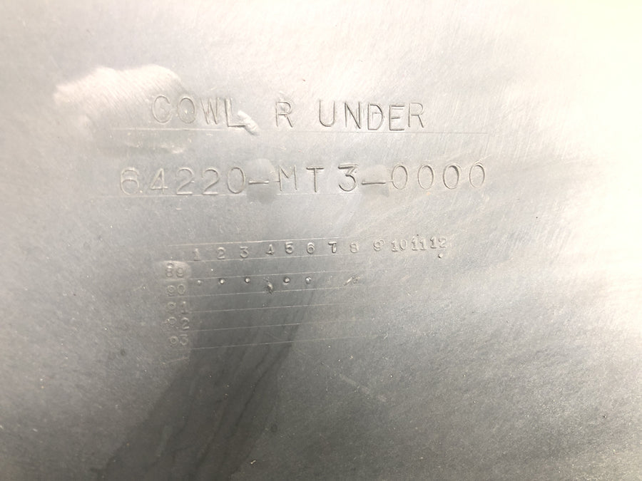 Honda ST 1100 SC26 Pan European [1990] - Carénage sous carénage, spoiler avant