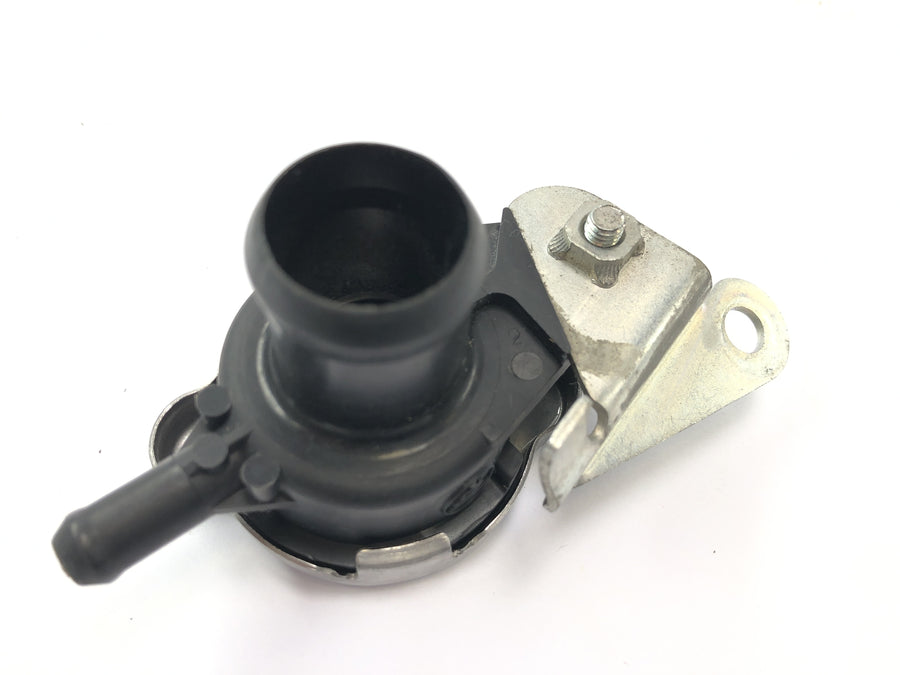 Suzuki VZ 1500 WVCU [2011] - Radiator cap filler neck radiator cap