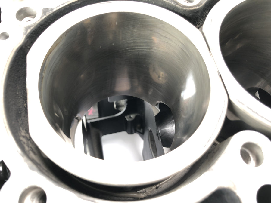 Triumph Street Triple R 675 D67LD [2010] - Motor housing with running sockets and pistons