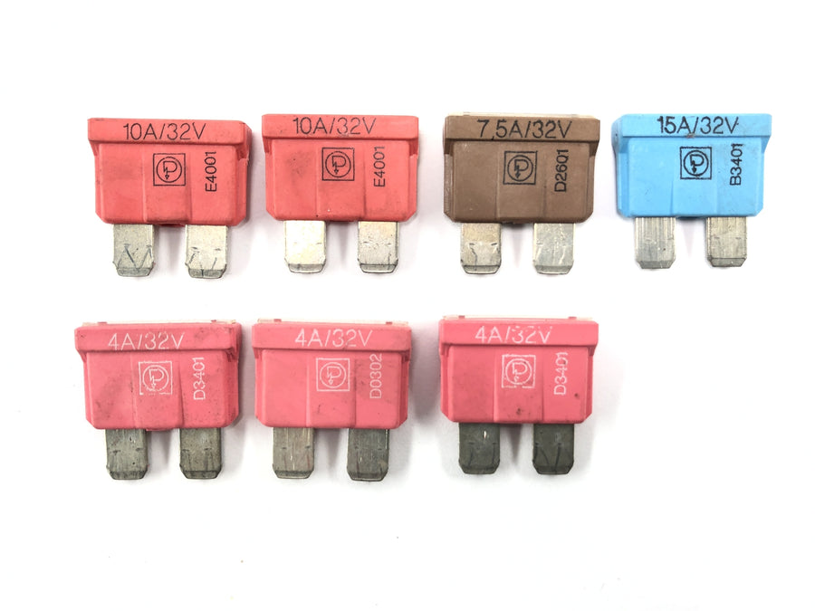 BMW R 1150 R R21 [2003] - relay fuses are convolidated