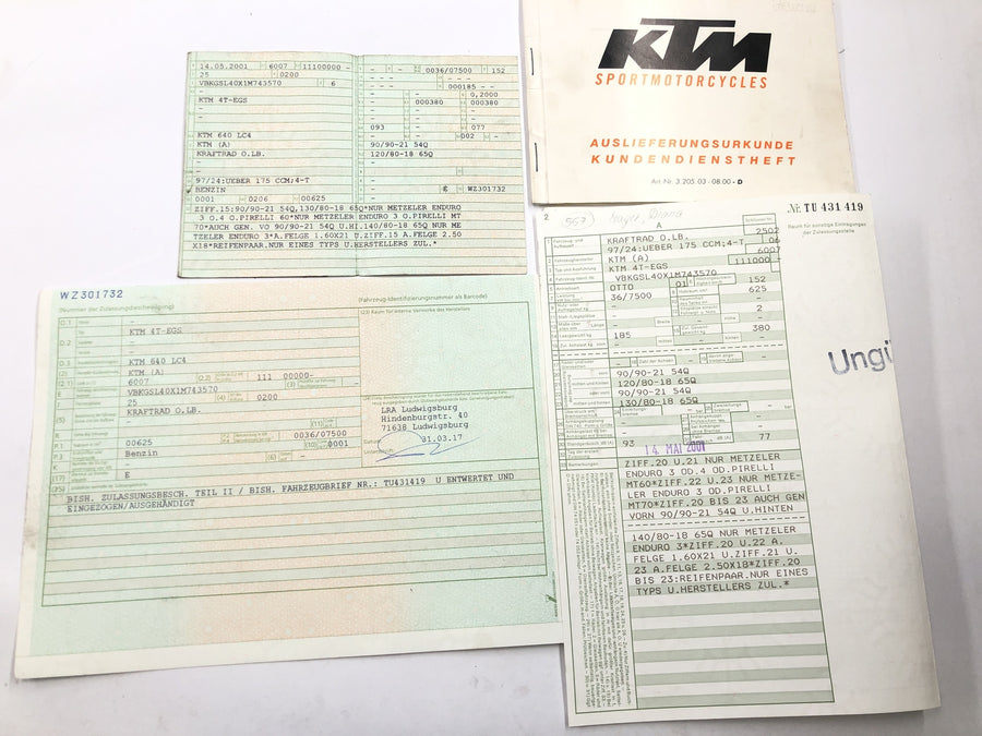 KTM 640 Adventure LC4 [2001] - cadre avec papiers