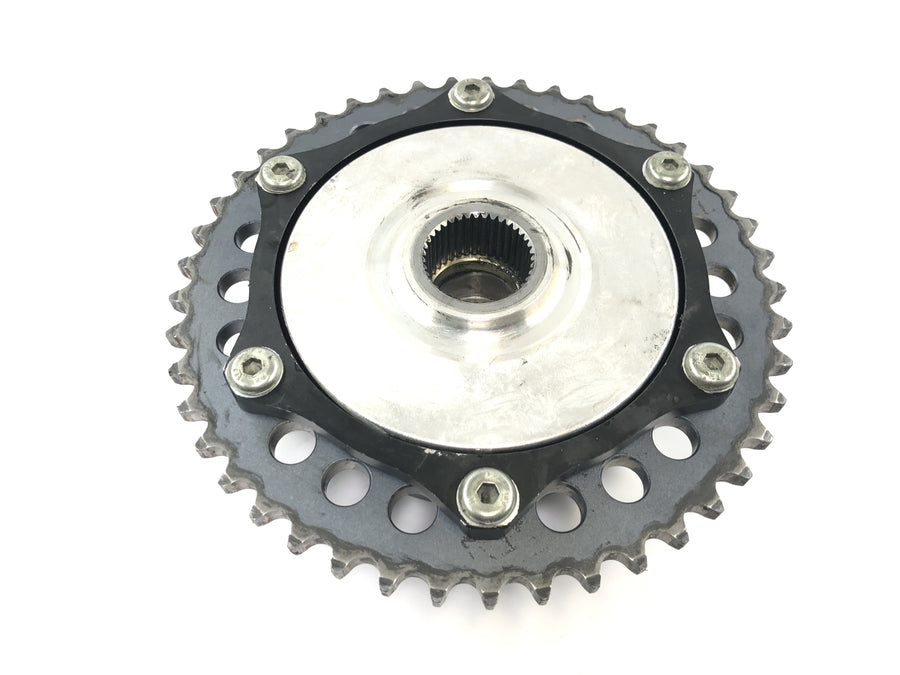 TRIUMPH DAYTONA 955I T595 [1998] - Sprocket shock absorber mount