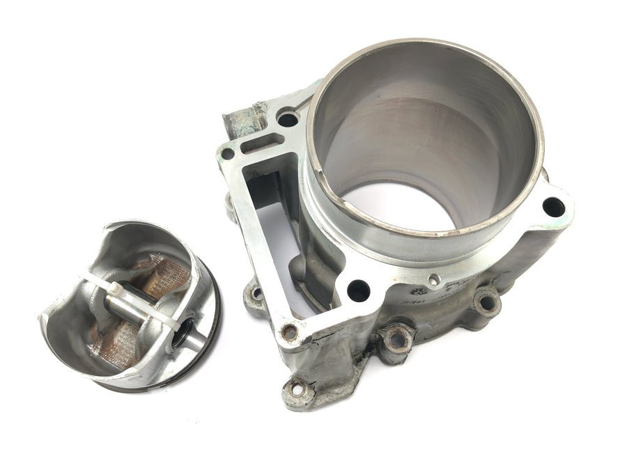 BMW F 650 GS R13 [2000] - cylinder with piston