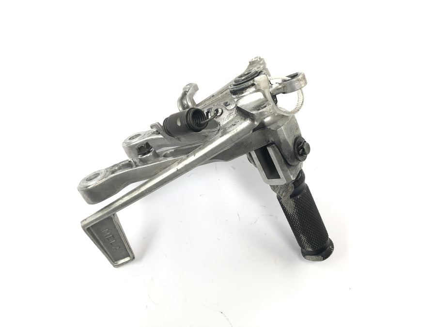 Honda CBR 1000 RR SC57 [2006] - Driver's footrest on the right with brake pedal footrest system