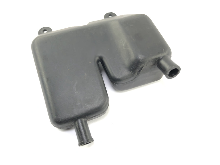 Ducati 900 SS [1991] - Crankcase Ventition Tank