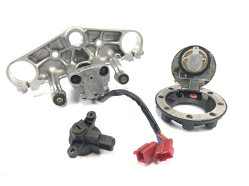 Yamaha XJR 1200 4PU [1996] - top fork bridge with ignition lock, tank cap locking set lock - 0