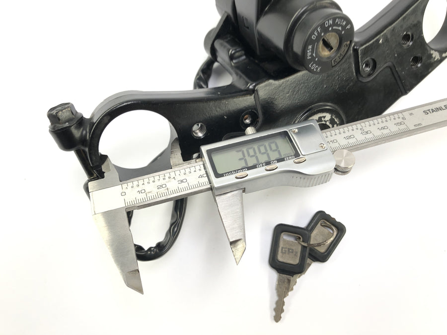 Kawasaki GPZ 1000 RX [1987] - Gabelbrücke oben 40mm mit Zündschloss