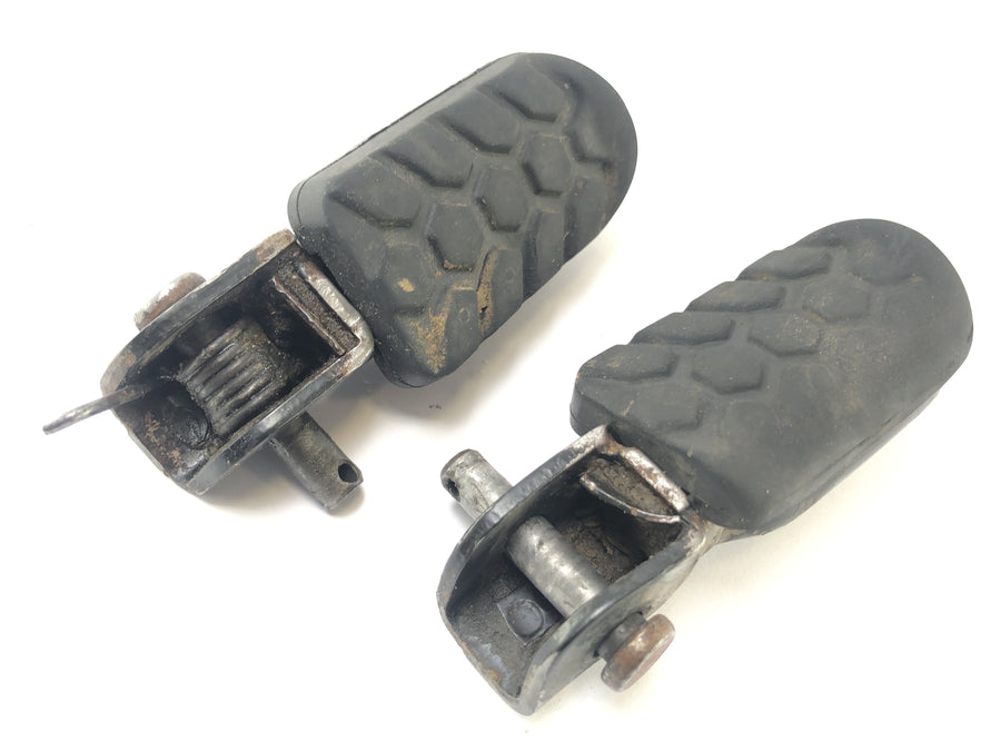 Yamaha XT 125 X [2004] - Rider footrests left and right
