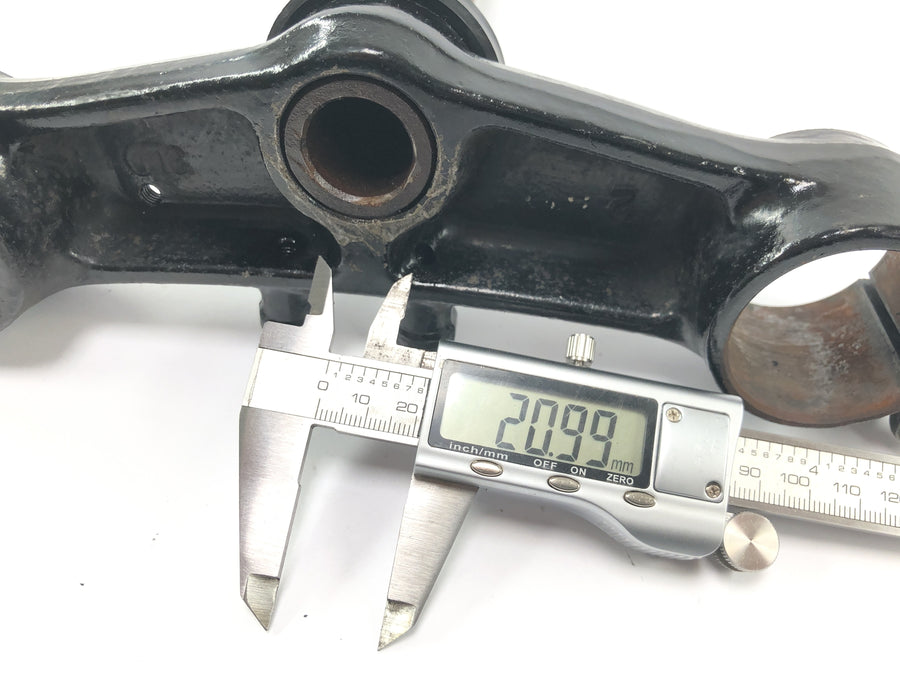 Yamaha XTZ 750 3LD [1989] - lower fork clamp