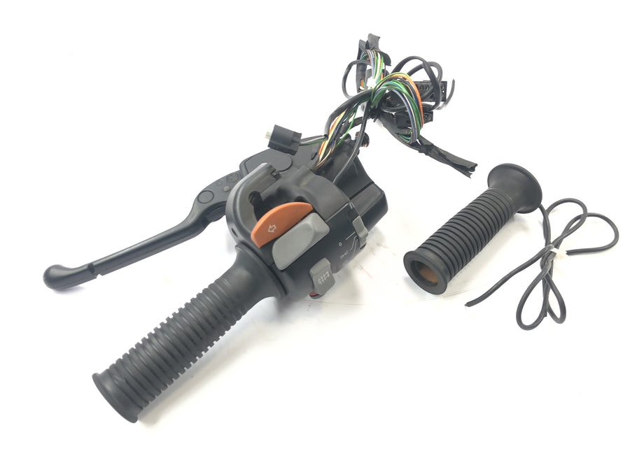 BMW R 1150 RT R22 [2001] - Handlebar fitting, handlebar switch, right hand brake pump with heated grips
