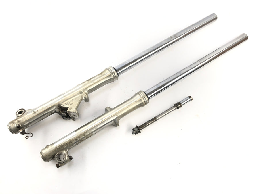 Yamaha XV 750 5G5 [1982] - fourche de suspension TELEGABEL FORK avec axe